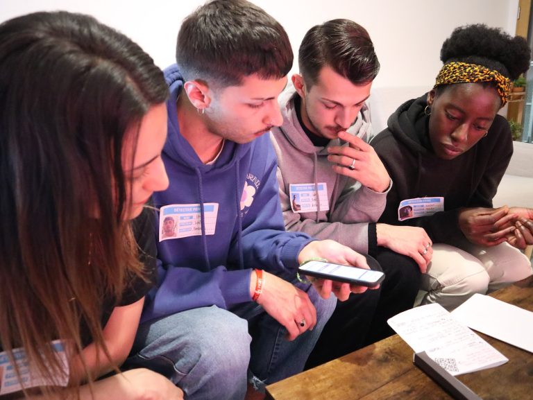 etudiants jeu escape game